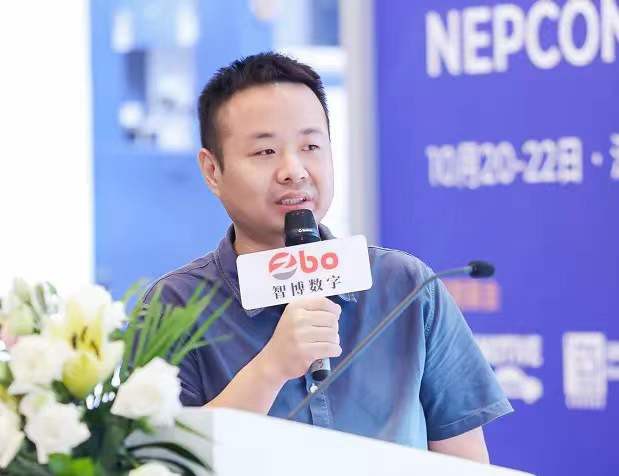 Menjadi Otak Terkuat Robot Perkhidmatan Pintar